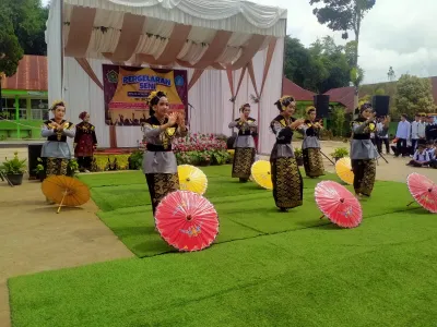 MTsN 2 Bukittinggi Laksanakan Praktik Seni Budaya dan Keterampilan dalam Pergelaran Seni